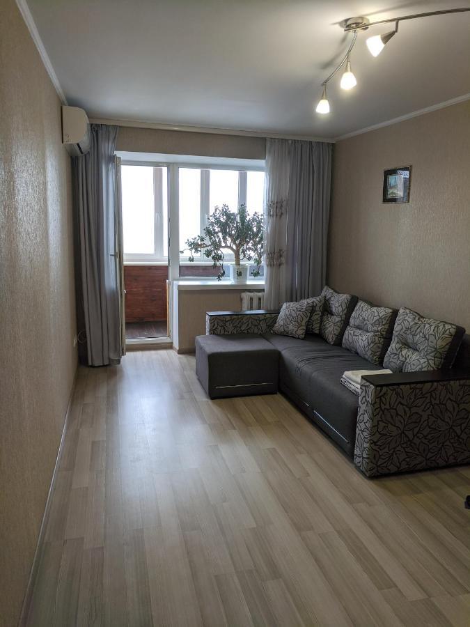 Apartment With Balcony On Peremohy Avenue 43 Чернигов Экстерьер фото